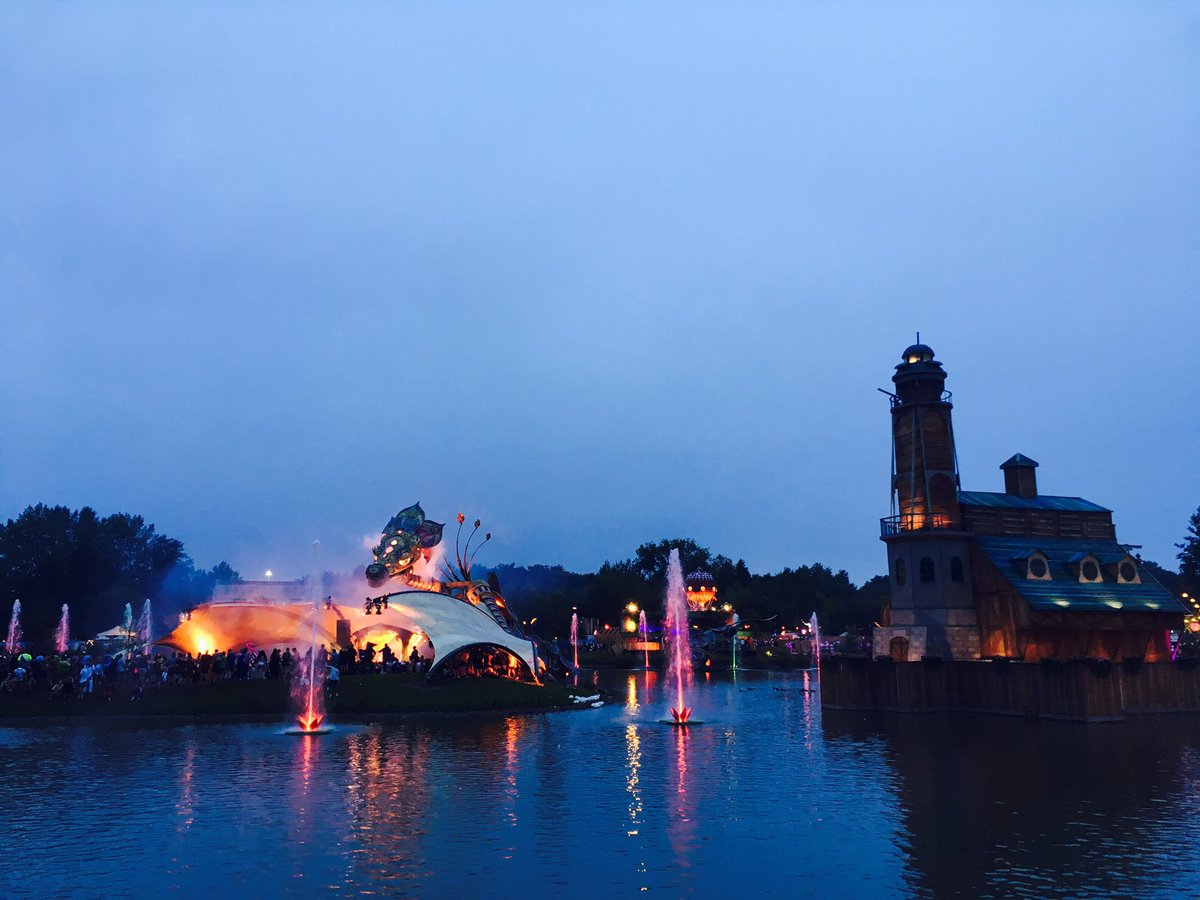 grietvanloy's tweet photo. Grietings from Tomorrowland. The craziest place on earth. #tml17 #belgium #dance https://t.co/YDpycaTh0d