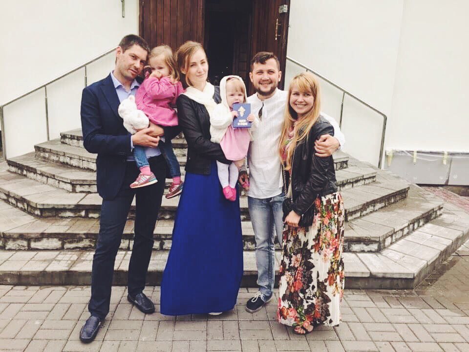 Похрестили! Вітайте, ще одна Українка стала під долонями Господа!