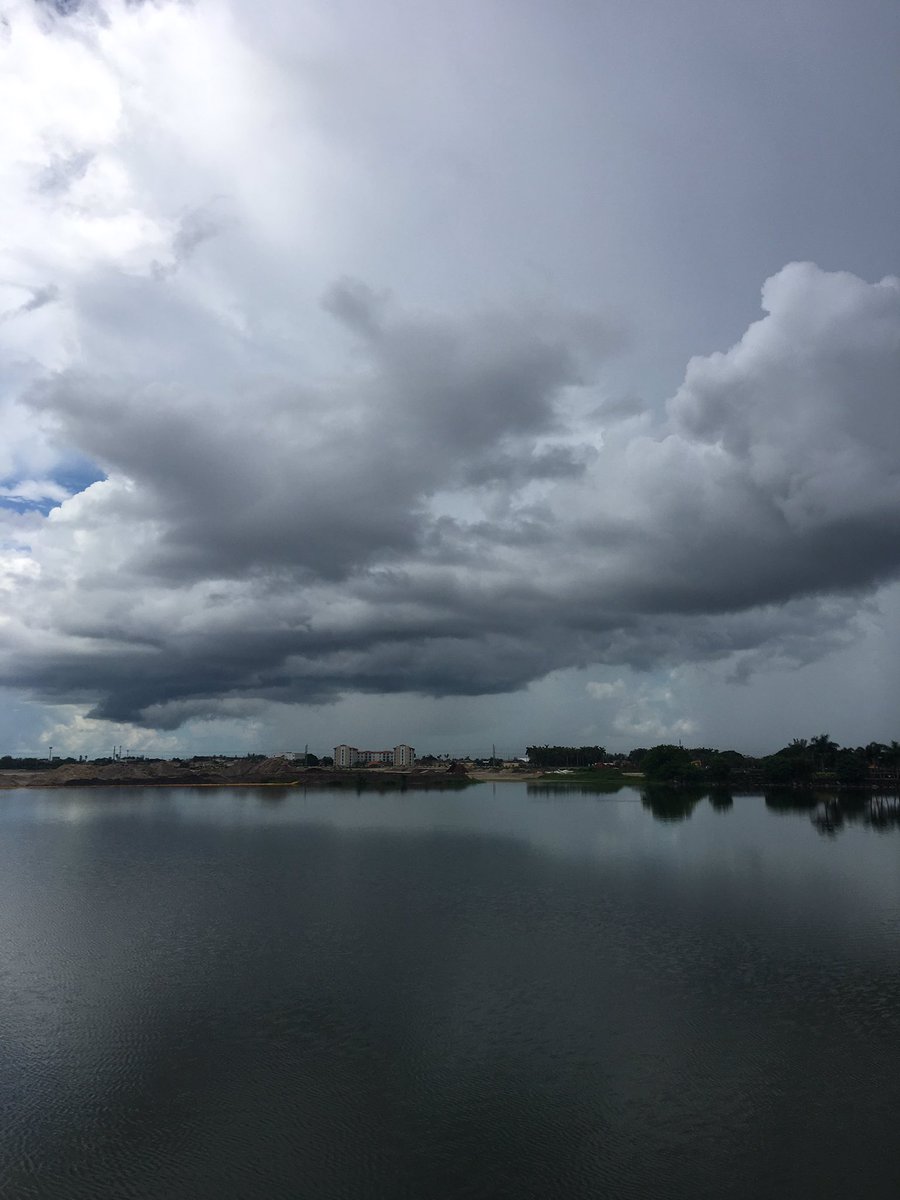 AdrianFajardo's tweet photo. @NWSMiami From Doral, FL https://t.co/2eNEvt8UsU