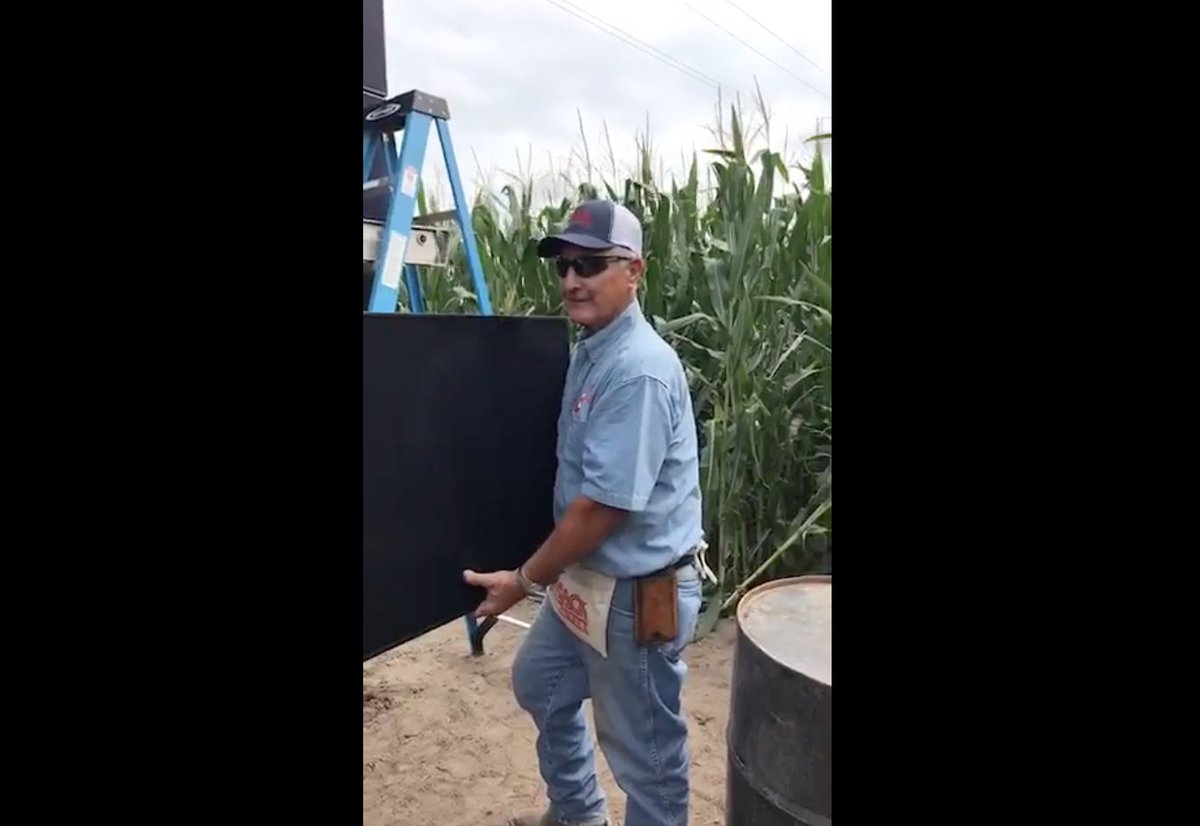 BoldNebraska's tweet photo. VIDEO #SolarXL: Installing USA-made #solar in the path of #KeystoneXL: https://t.co/3DiusLWuY7 #NoKXL DONATE: https://t.co/Zjg7Sjuj3I https://t.co/hg3ilTe8wZ