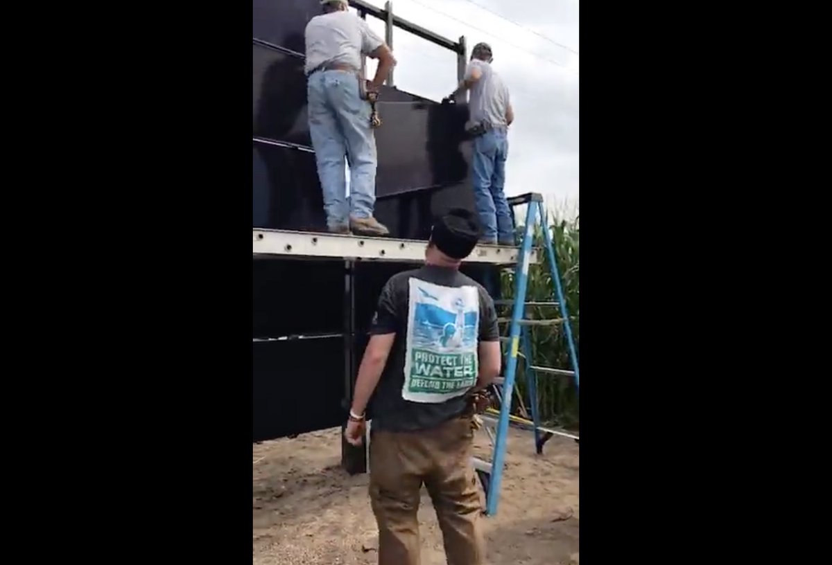 BoldNebraska's tweet photo. VIDEO #SolarXL: Installing USA-made #solar in the path of #KeystoneXL: https://t.co/3DiusLWuY7 #NoKXL DONATE: https://t.co/Zjg7Sjuj3I https://t.co/hg3ilTe8wZ