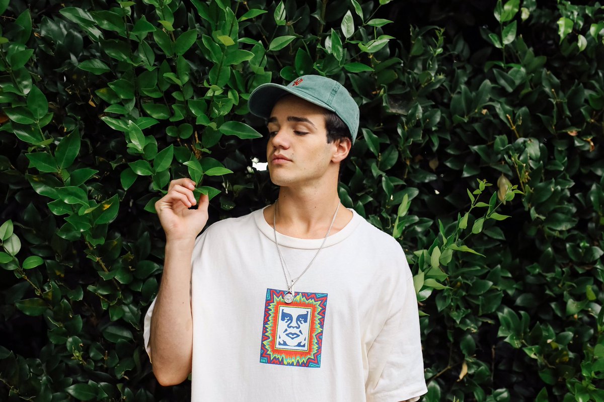 AaronCarpenter's tweet photo. 👋🏼 https://t.co/9aa2mD45Zt