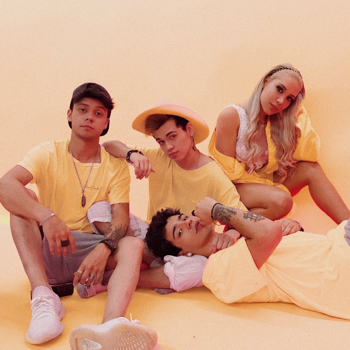 villalobossebas's tweet photo. Yellow https://t.co/Tn70wvQyA2