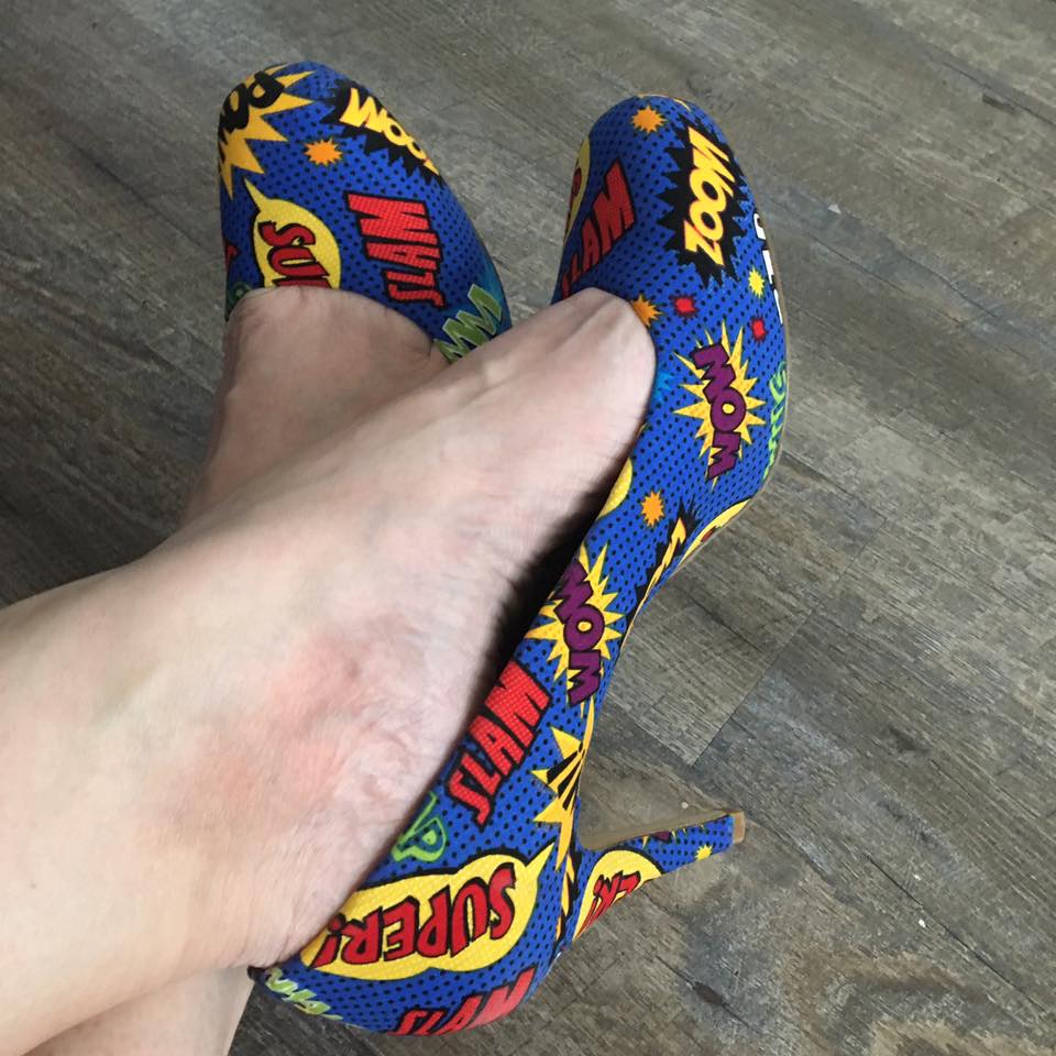 DecalDrama's tweet photo. Just received the cutest shoes ever from @KalElleDesigns! #CustomShoes #GeekShoes #GeekFashion #GeekyGirlShoes #MuggleMaker #CraftyRebels https://t.co/9hKpozJxfS
