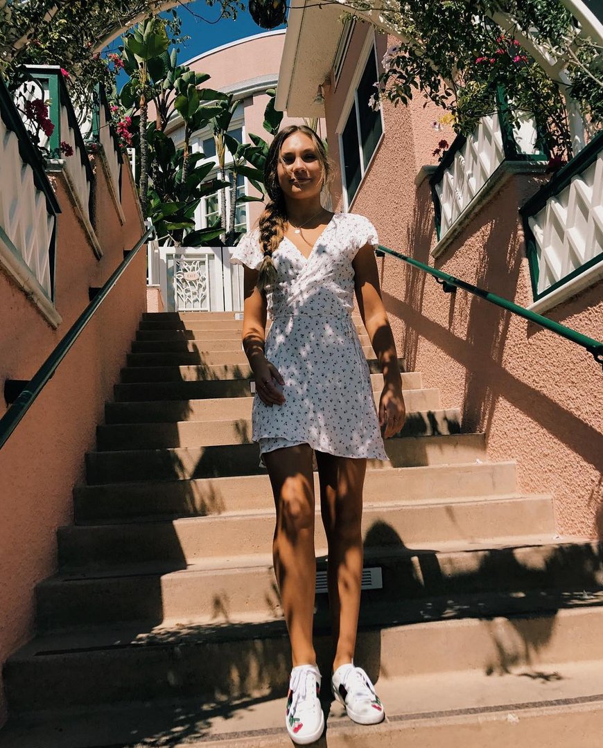 maddieziegler's tweet photo. caught off guard lolll https://t.co/SyohLMEGum