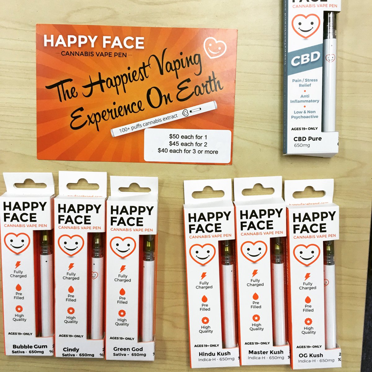 CanadasBestBuds's tweet photo. #Vape pens are pre-filled, fully charged, and easy to use ⏩ Just inhale and let your #happyface show 😁 https://t.co/8zeUKc7l6D