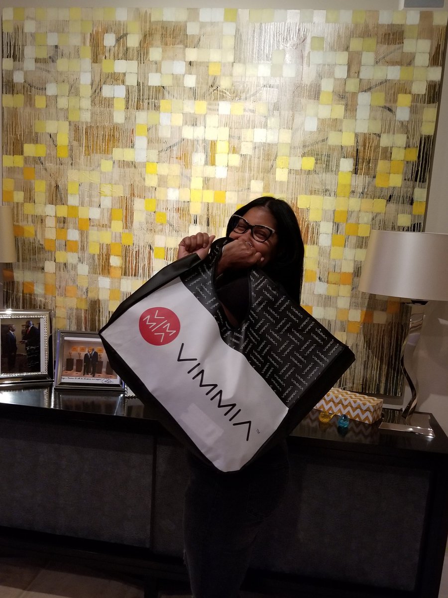 cjbycookie's tweet photo. @Vimmia_Active is one of my faves, I'm SO excited to have new gear in time for our vacation!!๐ช๐ฝ #PackingMode https://t.co/ZxRNeCLZFQ
