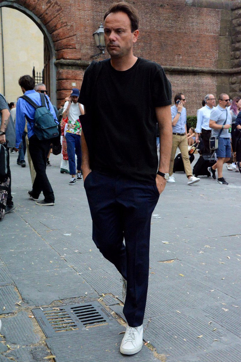 Otokomae 男前研究所 Twitterren 黒tシャツ着こなし特集 白tシャツは爽やかな印象を演出してくれるのに対して 黒tシャツ はセクシー シャープな印象をプラスしてくれるメンズファッション定番アイテムだ 今回は黒tシャツにフォーカスして注目の着こなし アイテム