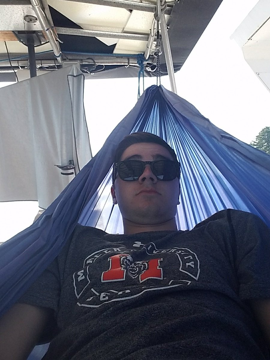 KlaviKyle's tweet photo. Chillin at #lakelanier in a #hammoc. #hammocklife https://t.co/T388G7zY8v