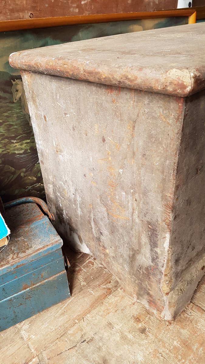 angleseyantique's tweet photo. This is how to find them " barn fresh " Georgian tack box.
At #angleseyantiques #pine #paintedfurniture #sixplankbox #scumble https://t.co/ujEPPkUkob