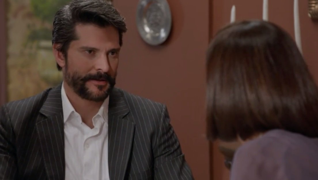 MarceCordobaFc's tweet photo. Julio le dice a Hortensia que van a invertir todo el dinero que les de el departamento. #EnamorandomeDeRamon #Capitulo115 https://t.co/ChbOU05xOa