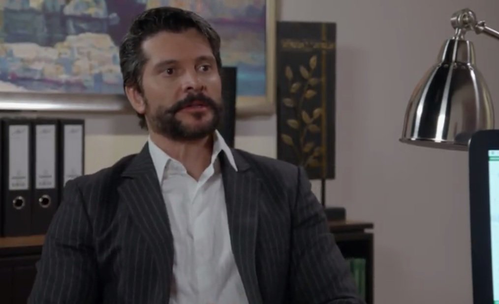 MarceCordobaFc's tweet photo. Julio le dice a Hortensia que van a invertir todo el dinero que les de el departamento. #EnamorandomeDeRamon #Capitulo115 https://t.co/ChbOU05xOa