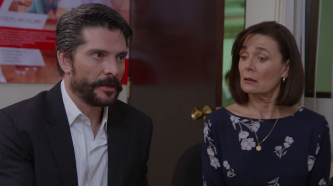 MarceCordobaFc's tweet photo. Julio y Hortensia van a averiguar para hipotecar el departamento pero no los convencen los intereses. #EnamorandomeDeRamon #Capitulo115 https://t.co/pTHca4T6B1