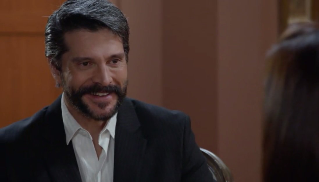 MarceCordobaFc's tweet photo. Hortensia le dice a Julio que es mejor vender el departamento. #EnamorandomeDeRamon #Capitulo115 https://t.co/tJRpO0Ce9e