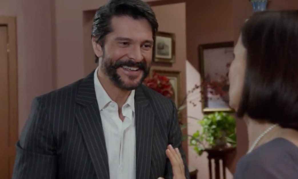 MarceCordobaFc's tweet photo. El mismo comprador del departamento de Julio está dispuesto a comprar el de Hortensia. #EnamorandomeDeRamon #Capitulo115 https://t.co/wlHHAnkR4N
