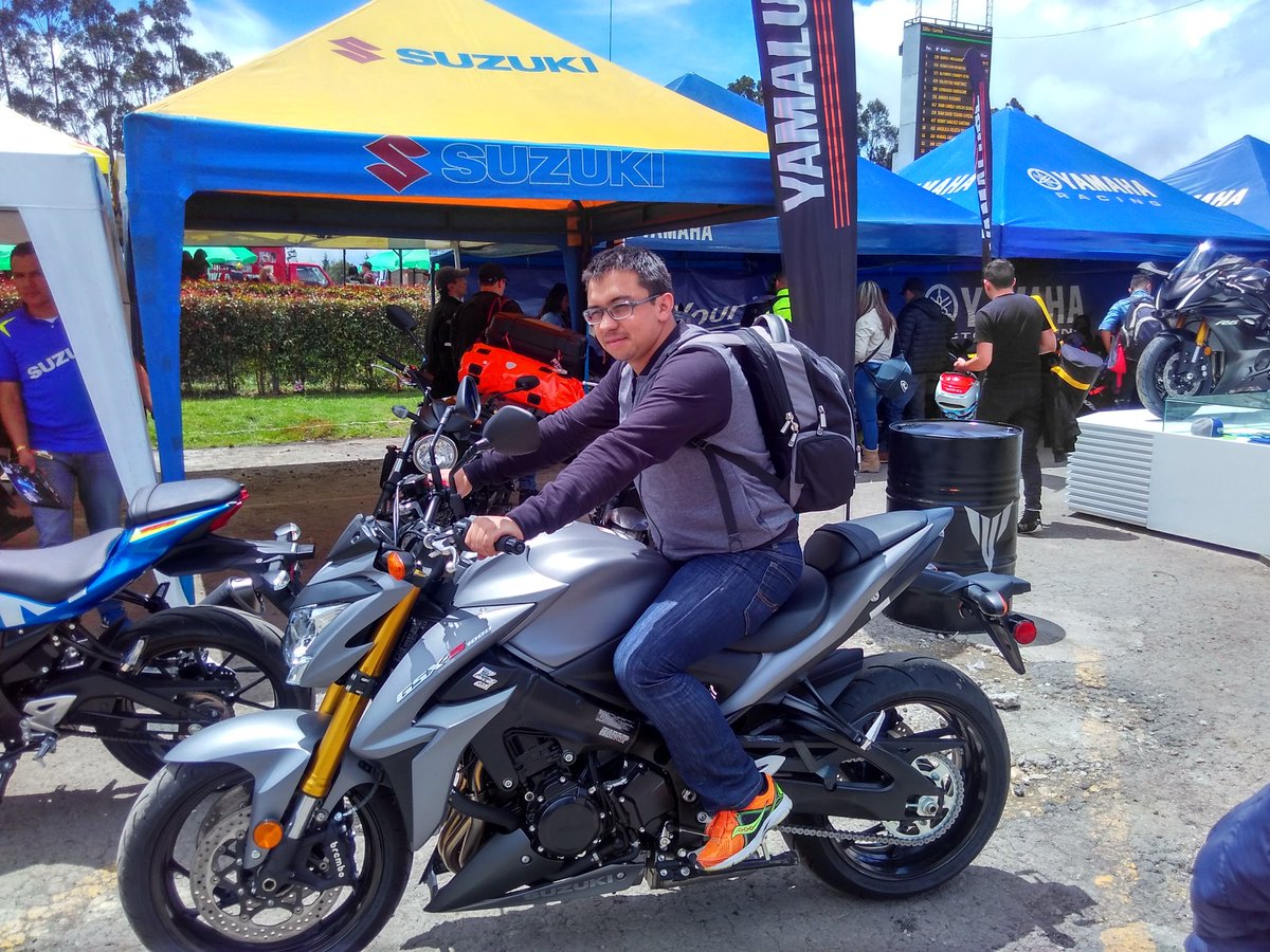 wfpinedar's tweet image. Pensando en cambiar la #apache180 por una de estas #suzuki 1000. En el #motofest