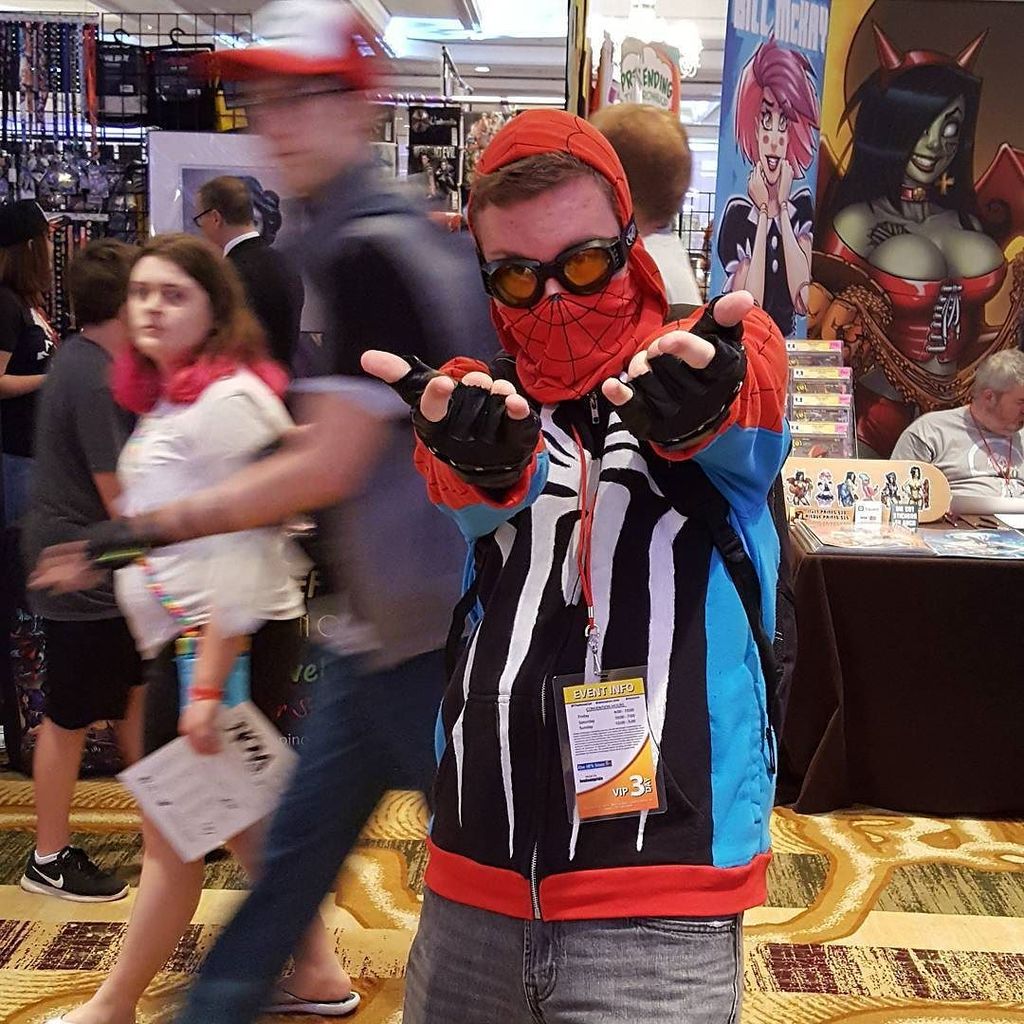 TomRyansStudio's tweet photo. This awesome home made Spiderman swung by today at @TheNovaCon!
#Cosplay #CosplayWin #Spidey #SpiderSense #Spider… https://t.co/EJUpmcrrl5 https://t.co/SdRsXd5yXT