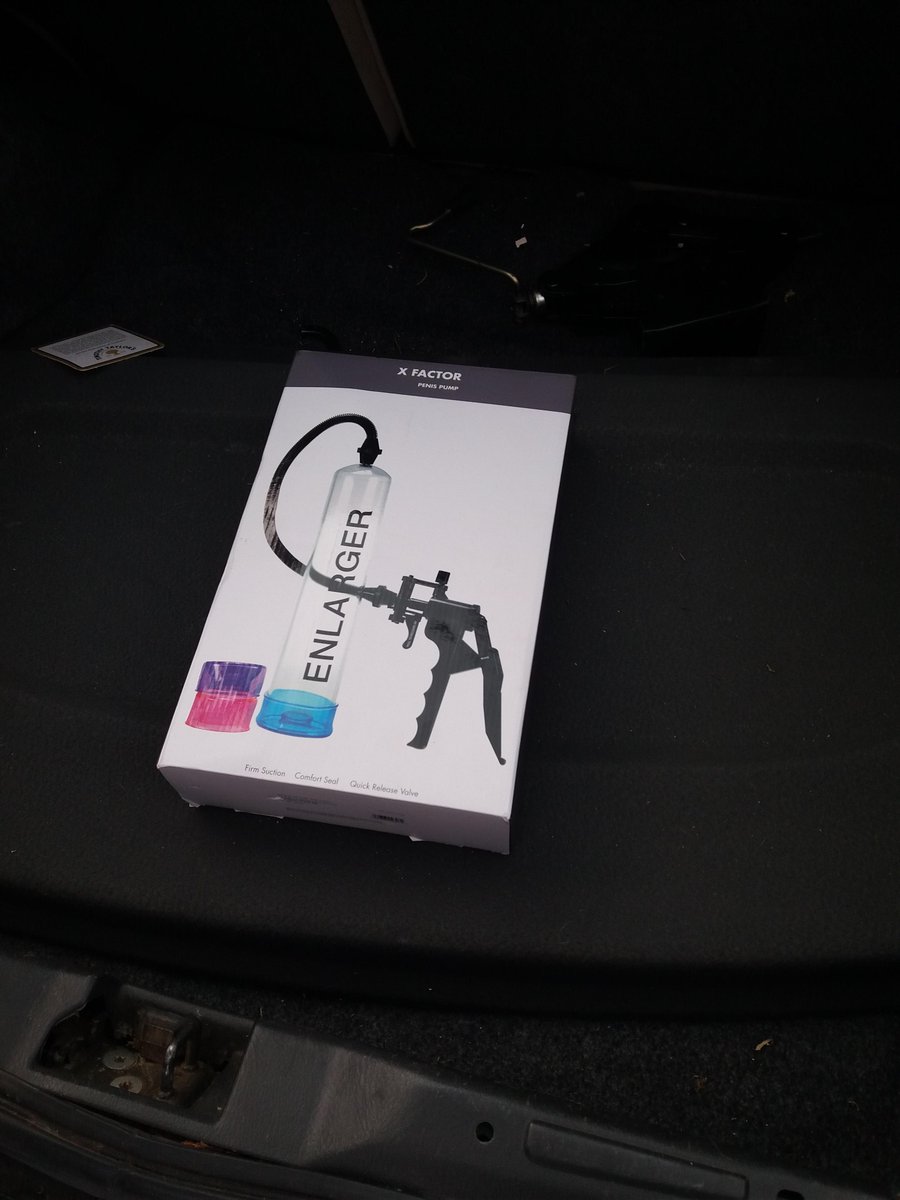 gmptraffic's tweet photo. Short pursuit. One arrested no licence,drink drive and dangerous driving. Car and its contents disclaimed. Strange item in the boot! https://t.co/dyZiwehlSN