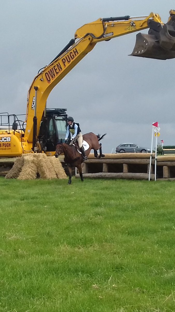 lizziecockburn's tweet photo. @khague1 & Cooley Timepiece at the last today in the OI @BurghamHT. @TSHCltd #swatchthemachine #supersmart https://t.co/39MbCbTqM9