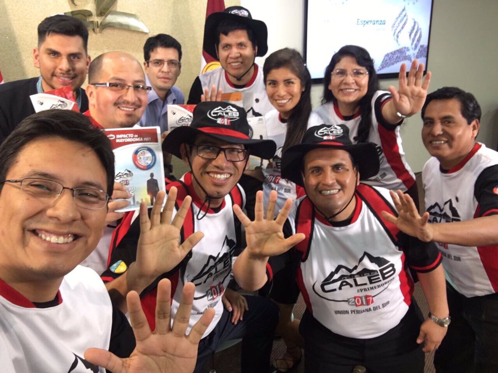 EnzoChavez's tweet photo. Mi gratitud a todos los líderes, pastores y jóvenes de la Unión Peruana Sur por su compromiso total #Caleb2017 #PrimeroDios. @prertonkohler https://t.co/yeRYgJnlnb