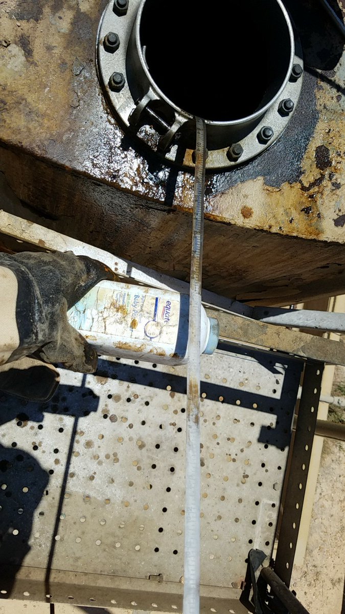 johno_m04's tweet photo. The only way I know how to use baby powder lol #oilfieldproblems https://t.co/h9pdo7IBjA