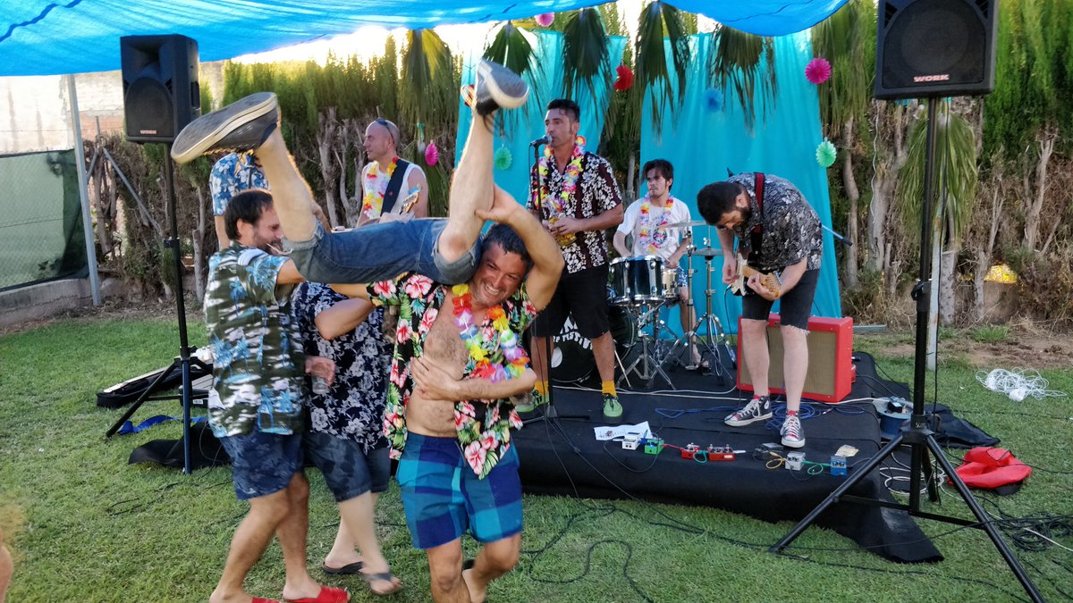 SantAntoniPop's tweet photo. @DirtyRockets at SAPF summer edition https://t.co/yTZBi4iVkO