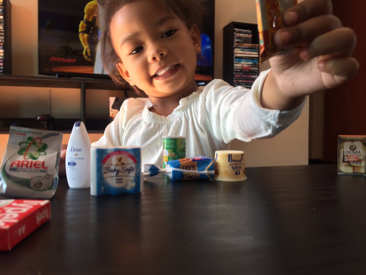 TRACEYVEENENDAL's tweet photo. @CheckersSA playtime with my 2year old niece (she wants to make me a sandwich)😂#CheckersLittleShop https://t.co/C9HXDgN11Y