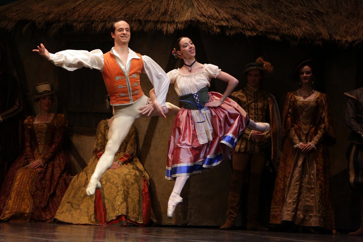 teatroallascala's tweet photo. Second performance here in Costa Mesa @SegerstromArts for Giselle today at 2pm! https://t.co/ZwQ4El6EjT https://t.co/RcqbOrUxBB