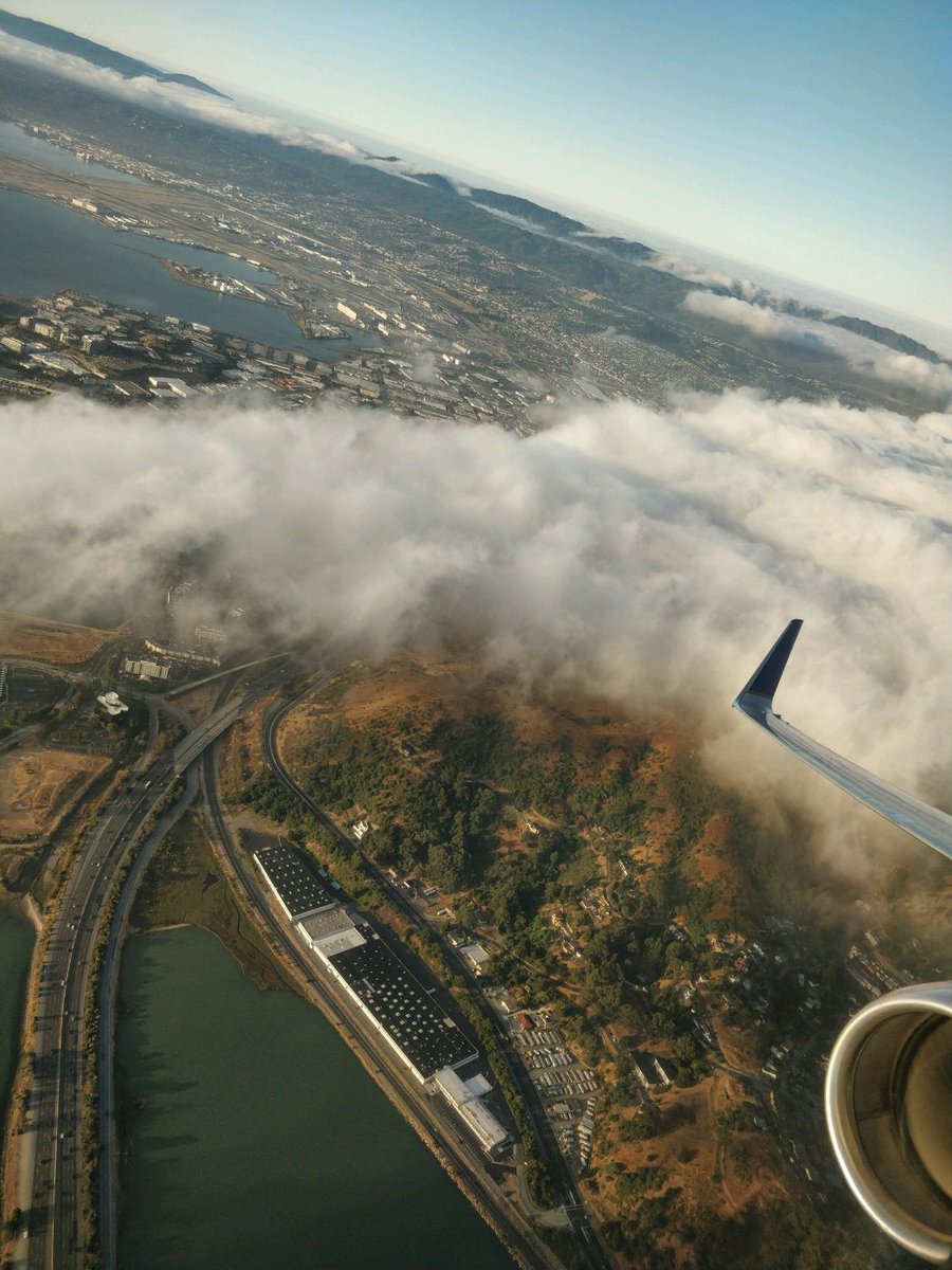 MKBHD's tweet photo. ✌️✈️

Shot on iPhone 7+ https://t.co/m0MOU8UAw7