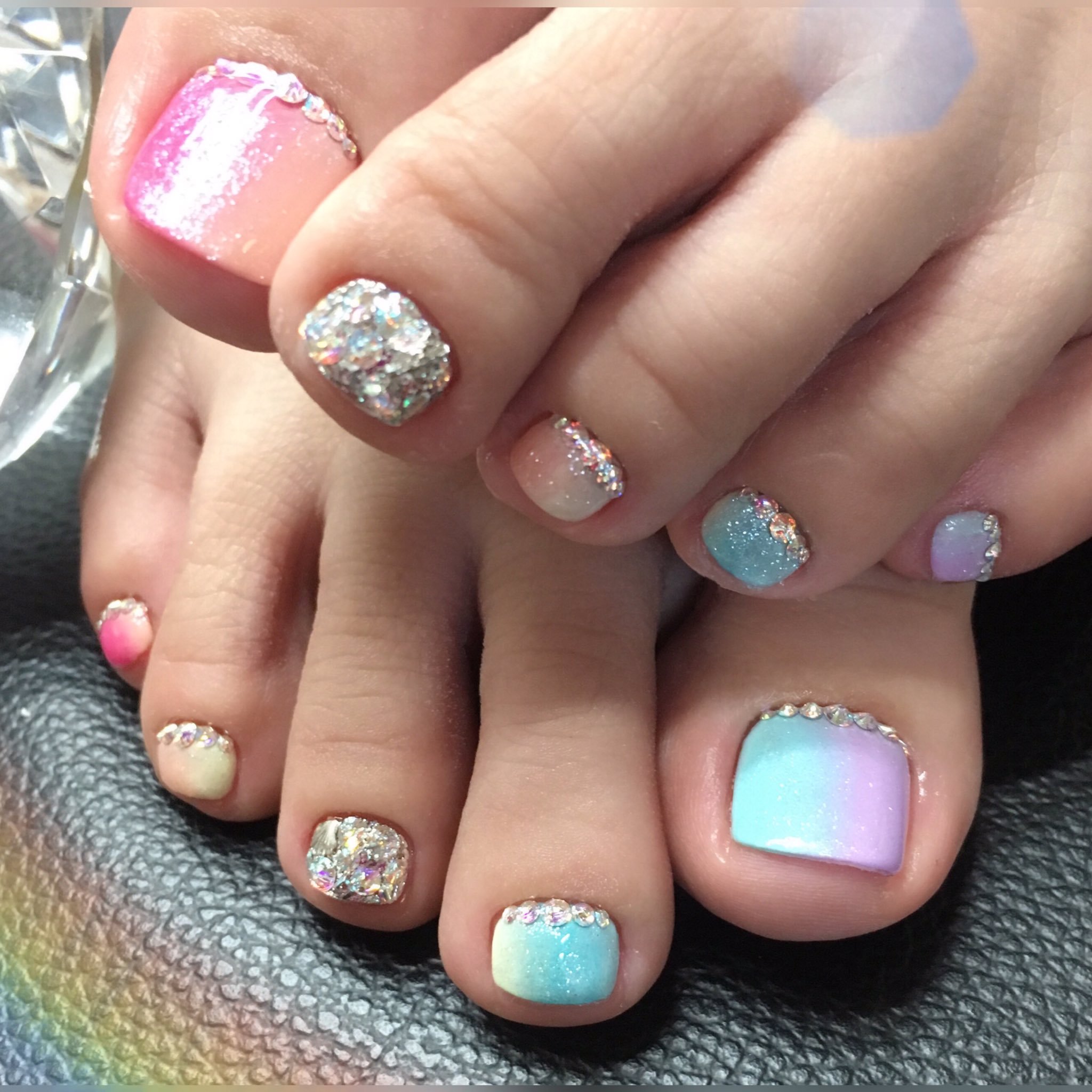 ꮯᴴᴵᴮᴵ Twitterissa お客様 Nail Nails Nailart Foot Naildesign Jelnail Summer Instanail 네일 フット フットネイル 派手 ネイル ジェル パステル ネイルデザイン カラフル オシャレ キラキラネイル T Co Cffseikatf