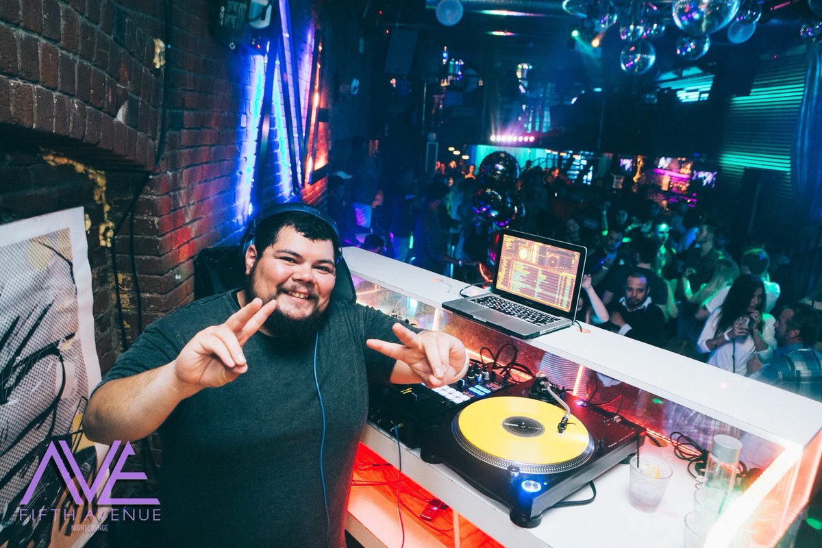 5thAvenueLounge's tweet image. #whereitsat #fifthavenuestyle #VIPinPDX #tonight #suitup Suit &amp;amp; Tie Saturday with @DJ_Jack text 503.487.3005 #guestlist #HappyHour 🥂🍾 9-11pm