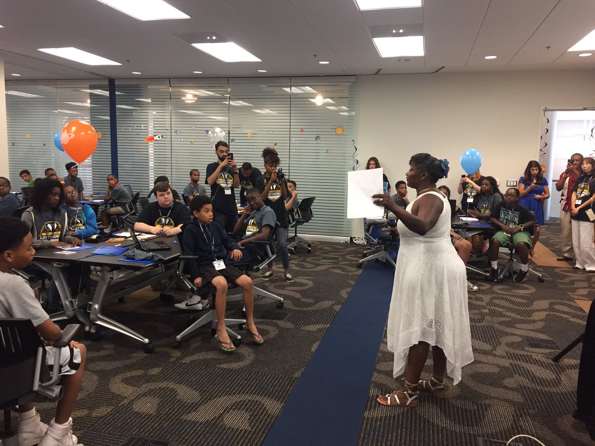Mekaeg's tweet photo. Big thanks to @RestoreCorps for helping set context for the human trafficking apps kids are making at the @_CodeCrew #LostInSpaceHackathon https://t.co/SJO5TVipui