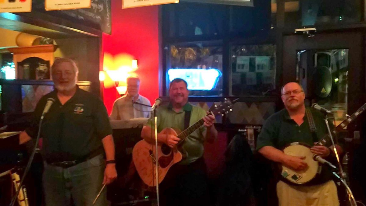 Claddagh_CBus's tweet photo. Who let these hooligans in the bar?! No really — local Celtic &amp; folk favorites The Hooligans are playing at 8pm! No cover! #brewerydistrict https://t.co/xSBdJWkqo8