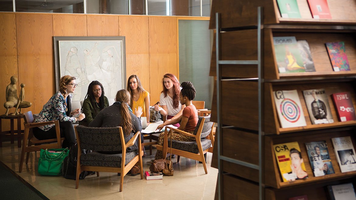 StephensDFW1833's tweet photo. Fantastic article on Dianne Lynch! So proud of @stephenscollege #empowerment #stephenscollege  https://t.co/oEB30lH7pL https://t.co/VV1HCjEWPt