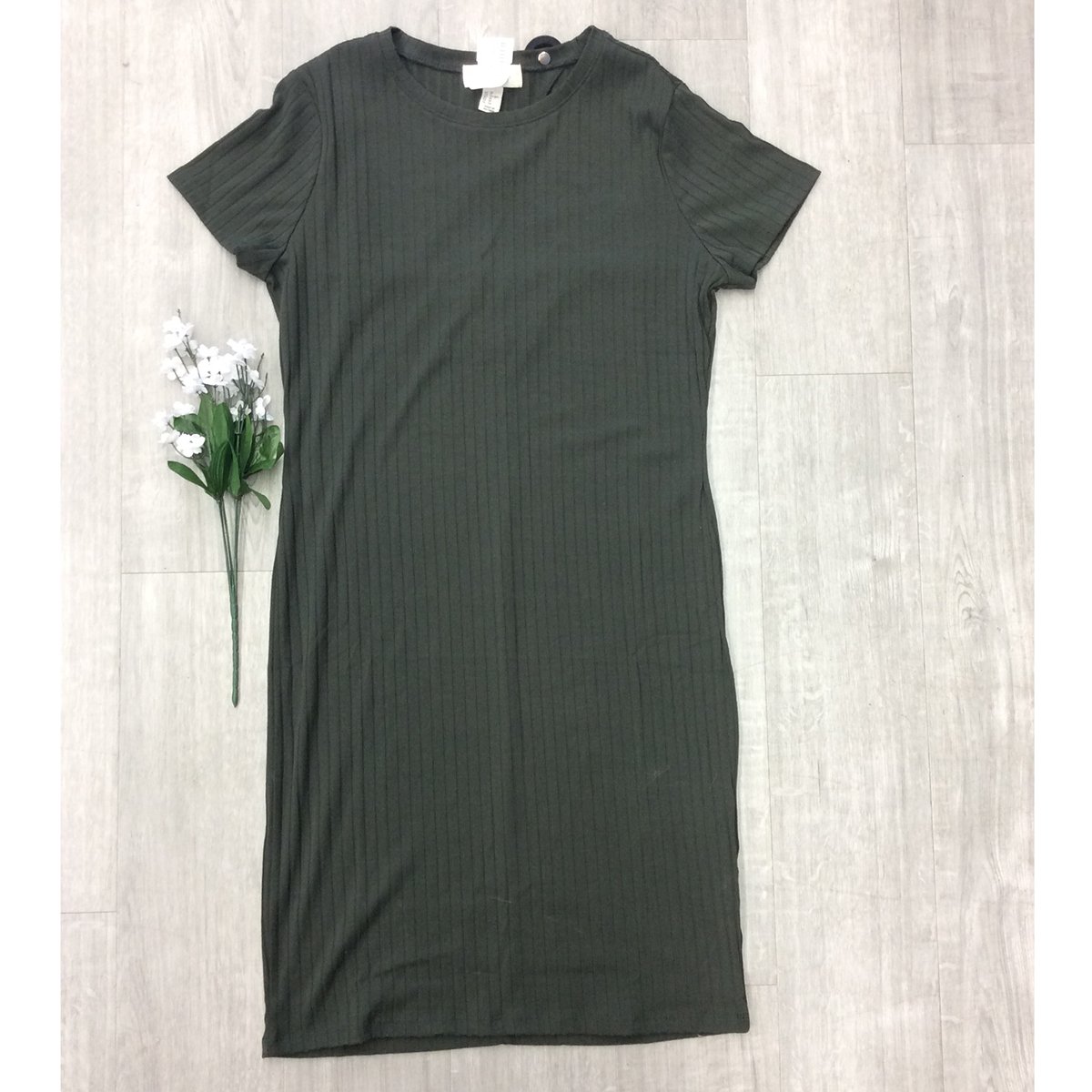 platosguelph's tweet image. Say to the dress! Ladies, talk about the perfect throw on &amp;amp; go dress for EVERYTHING! #soversatile #weloveit #littleblackdress