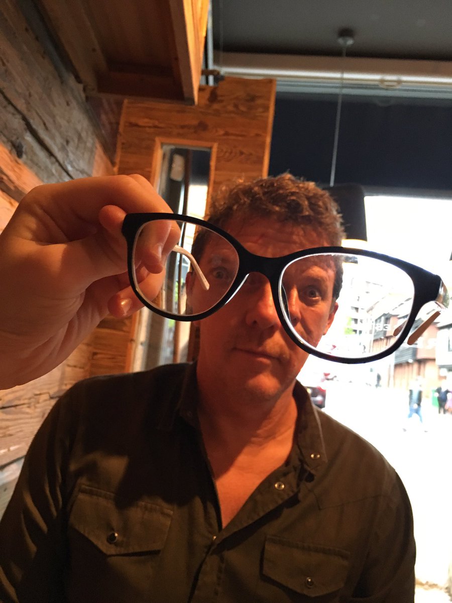 TizaVideo's tweet image. Try my glasses #funny #trymyglasses #glasses #stupid