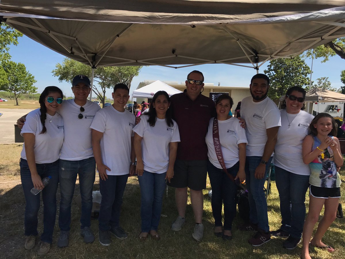 cesycastelo's tweet photo. Thank you @ColoniasTAMU for allowing us to be a part of the Back-2-School Fest 
#WoodforestCares https://t.co/QIMYDoX2oc
