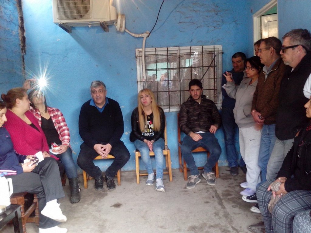 diegoindycki's tweet photo. Con @LozanoMarioE visitamos el barrio Itati, reiterados reclamos  desidia y abandono x parte del estado municipal https://t.co/TFNotTYFtM