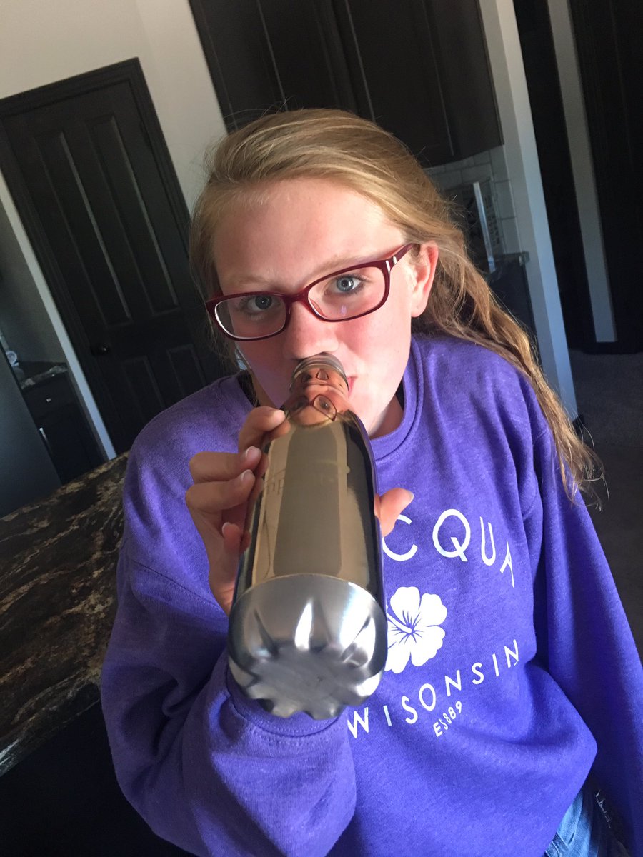 4imprint's tweet photo. #tgiblueboxday! https://t.co/cGA0VT9PgD