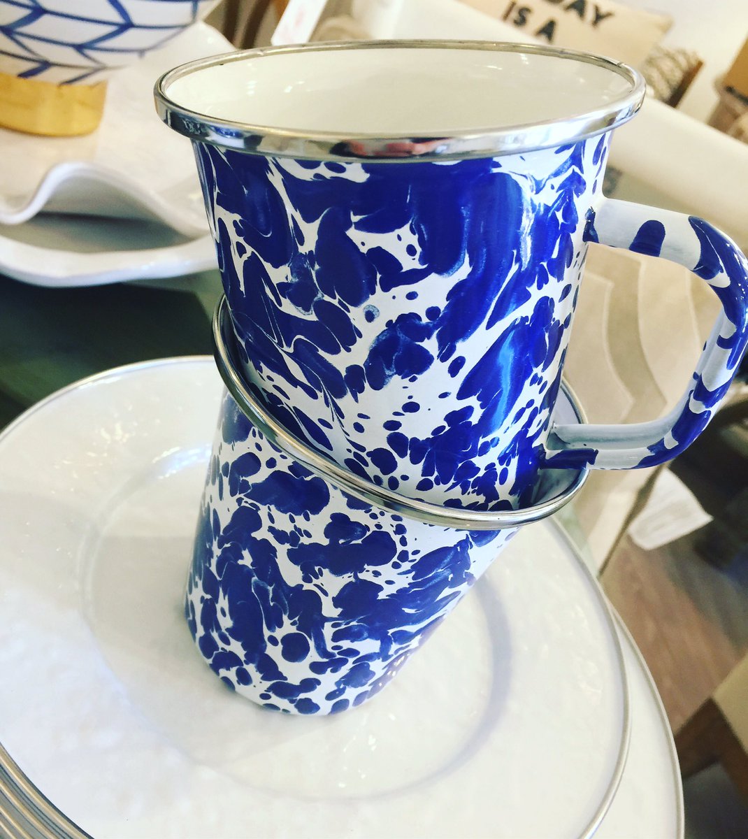 redchateau's tweet photo. Happy Saturday!Hope you enjoyed your cup of coffee this morning!We think it tastes even better in these fabulous blue mugs! #chateaudesigns https://t.co/lDA5yRRUgk