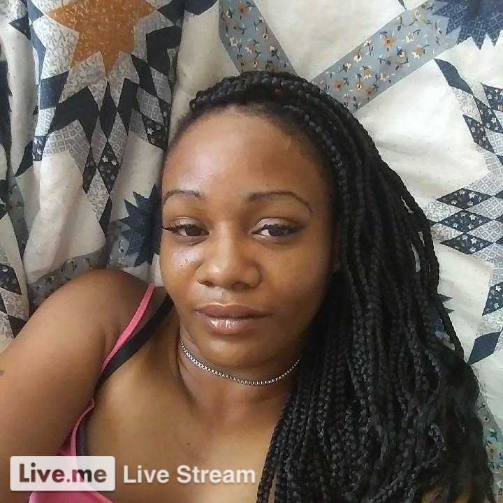 mobchickz's tweet photo. 😎Yo, high key, everyone get in my broadcast now #liveme TyeasheaCampbell:smoke session  https://t.co/YLgYBOt383 https://t.co/bu8FrFxS3B