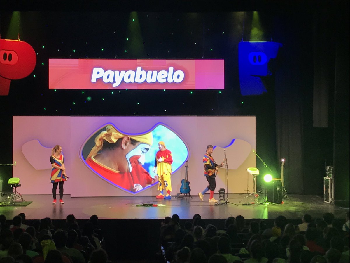 Loretheodil's tweet photo. Hermosa 1era función de #Payabuelo en el @TeatroMetSura. Los esperamos en la 2da de hoy a las 16,30!!! Vamos que se terminan las vacaciones! https://t.co/EQWoD62BtA