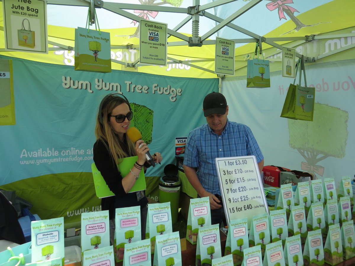 SuffolkonShow's tweet photo. Listen @SarahLilley5150 @SuffolkonShow with Adrian @YumYumTreeFudge and learning how to whistle a sheepdog #englishnationalshaughleypark https://t.co/dmwLK4RG0B