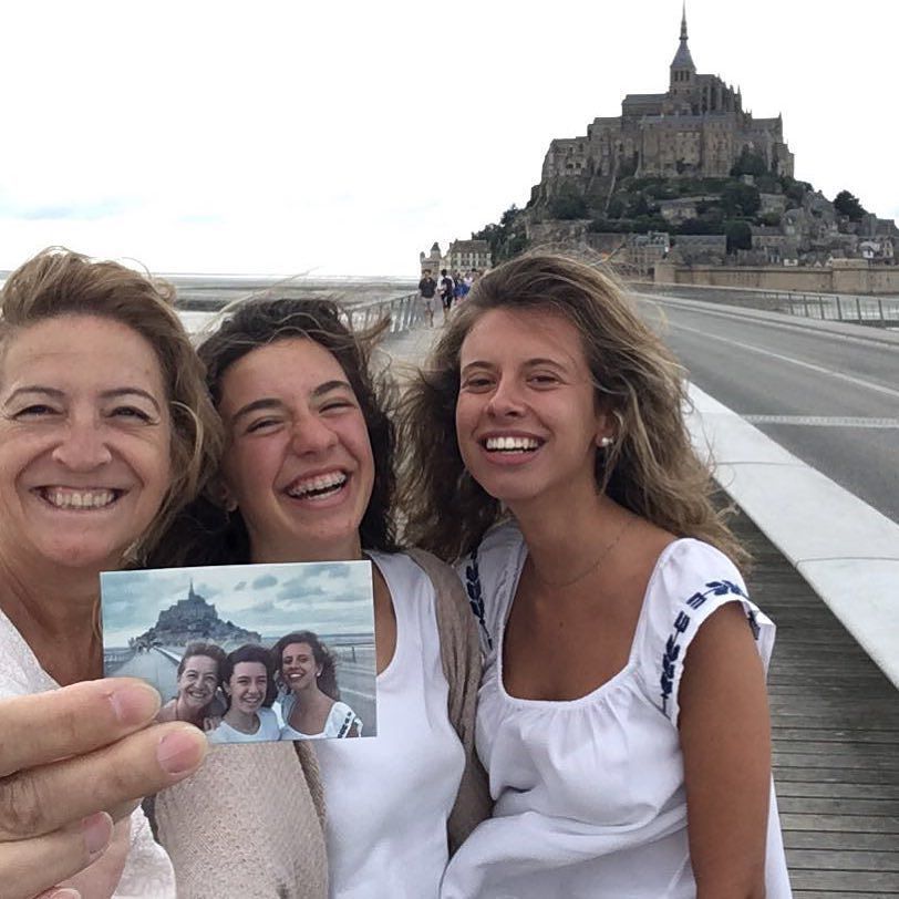 ideas2s's tweet photo. Hola a todos!! Divirtiéndonos con la cámara #polaroid #snaptouch en #montsaintmichel . Os gusta? Darnos más ideas … https://t.co/KMBQRqX7DZ https://t.co/e37WUDPdgN