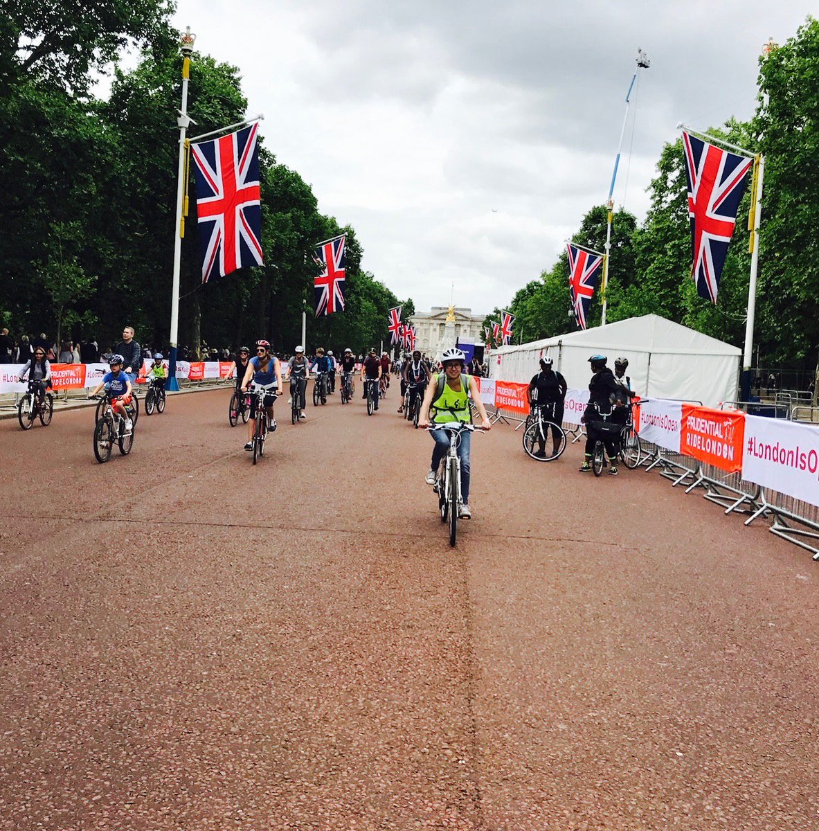 parry_is's tweet photo. Great @RideLondon #Freecycle today. Best festival zone at Leadenhall Market with some bike art the children loved @beachomatic #CycloneWorks https://t.co/f94R3Wsb3o