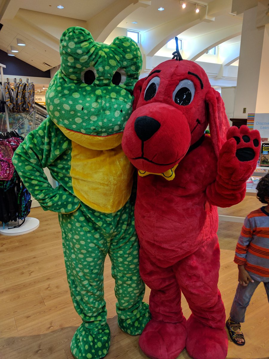 chapterspointec's tweet photo. What was that @indigogreenroom ? You said you had Clifford at the store? Look who dropped by with his buddy Mikey! #PointeClaireFun #Event https://t.co/D0tFnKhPLe