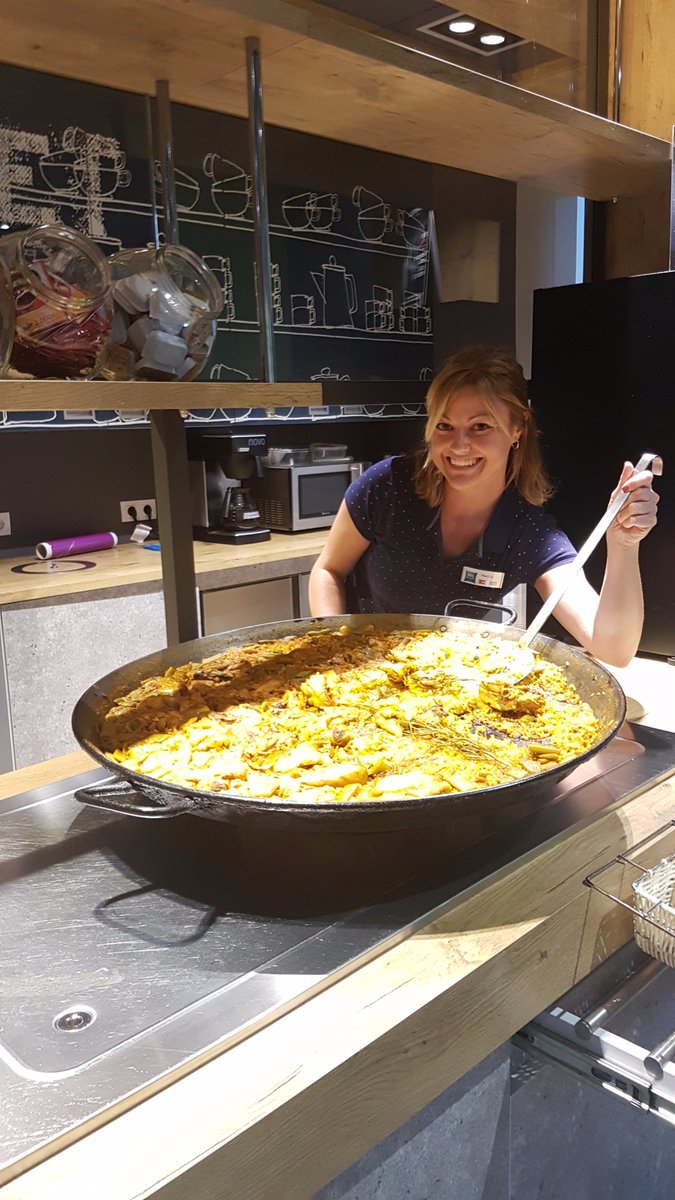 En IBB Alcàsser nos gusta la paella y por menos de 10 euros tú también puedes disfrutar de ella!!