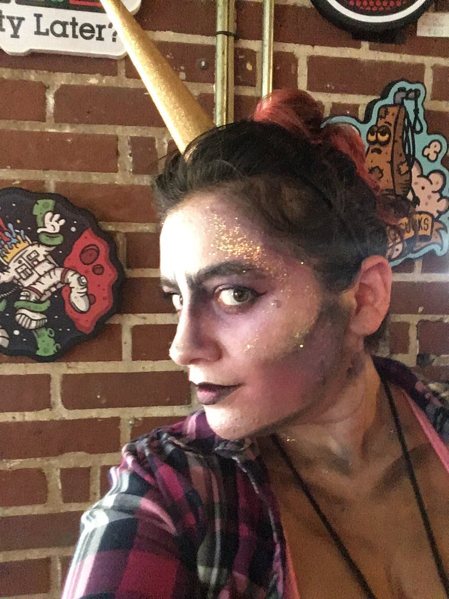 TamaraComstock's tweet photo. Zombie unicorn is on the loose in Atlanta!! #markstercon #zombiepubcrawl https://t.co/NCFJ3Wrtw0