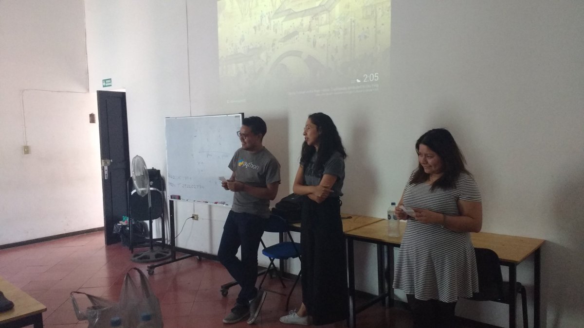 SL_Puebla's tweet photo. Regalando stickers @xtornasol512, @midoridancer, @GloriaPalmaGlez #OpenDevSummer https://t.co/n5TRKQnngv