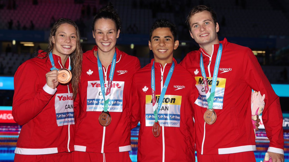 TeamCanada's tweet photo. Bronze medal squad🥉🇨🇦

@SwimmingCanada's mixed 4x100m free team is all smiles😃 after their #FINABudapest2017 podium: https://t.co/x4bdMotDiS https://t.co/inuxxl2qUz